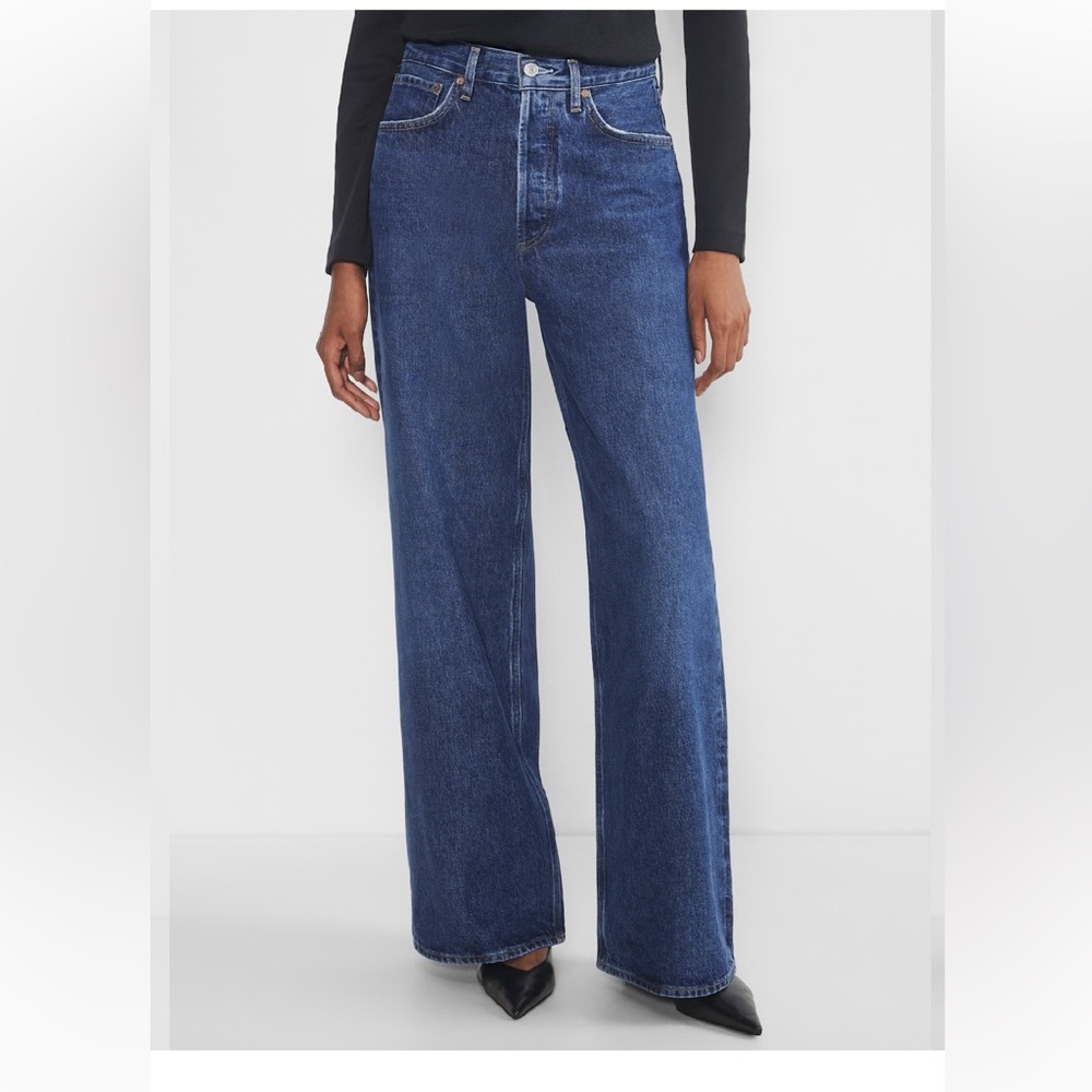 VGUC AGOLDE Dame jeans. Size 26 petite
Button fly